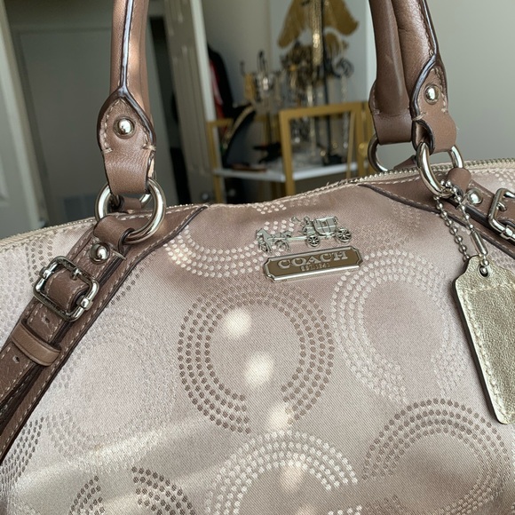 Oprah’s Favorite Coach Bag - Picture 9 of 9